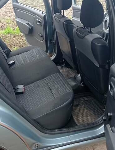 Синий Рено Логан, объемом двигателя 1.39 л и пробегом 267 тыс. км за 4300 $, фото 17 на Automoto.ua