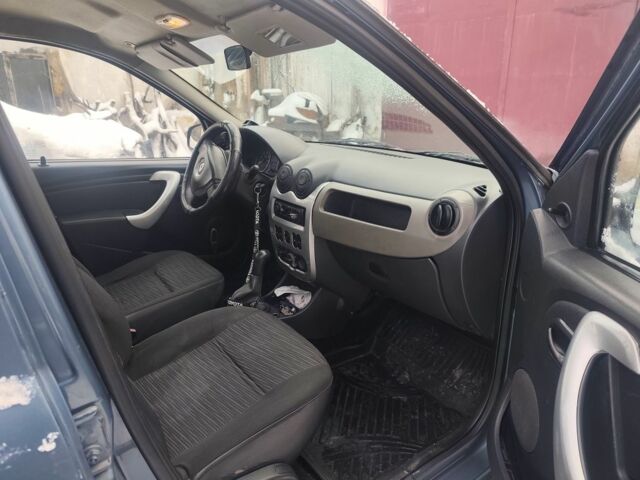 Синій Рено Логан, об'ємом двигуна 1.6 л та пробігом 300 тис. км за 3200 $, фото 5 на Automoto.ua