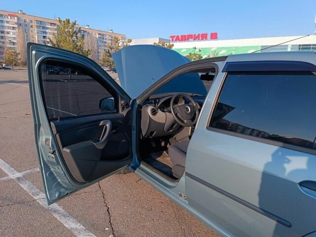 Синий Рено Логан, объемом двигателя 1.6 л и пробегом 52 тыс. км за 7000 $, фото 1 на Automoto.ua