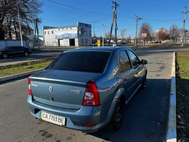 Синій Рено Логан, об'ємом двигуна 1.4 л та пробігом 306 тис. км за 4100 $, фото 7 на Automoto.ua