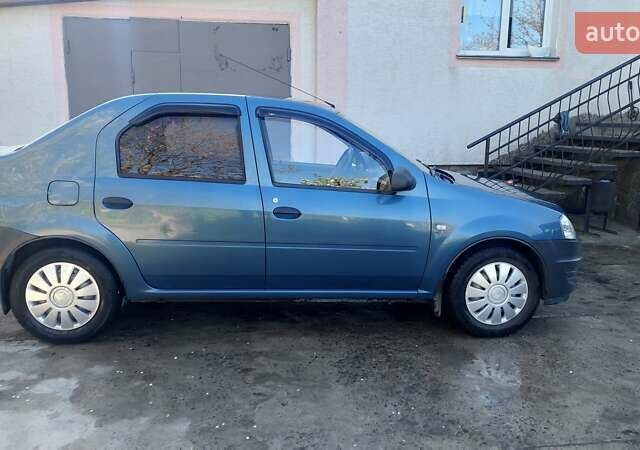 Синий Рено Логан, объемом двигателя 1.39 л и пробегом 220 тыс. км за 3700 $, фото 2 на Automoto.ua