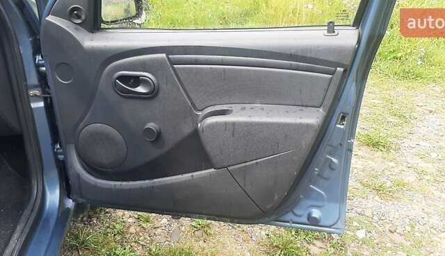 Синий Рено Логан, объемом двигателя 1.39 л и пробегом 122 тыс. км за 4999 $, фото 6 на Automoto.ua