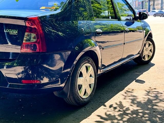 Синій Рено Логан, об'ємом двигуна 1.4 л та пробігом 91 тис. км за 5200 $, фото 3 на Automoto.ua