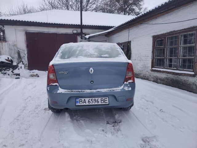 Синій Рено Логан, об'ємом двигуна 1.6 л та пробігом 300 тис. км за 3200 $, фото 1 на Automoto.ua