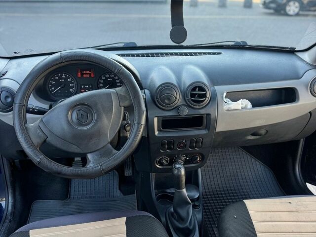 Синій Рено Логан, об'ємом двигуна 1.39 л та пробігом 116 тис. км за 4300 $, фото 4 на Automoto.ua