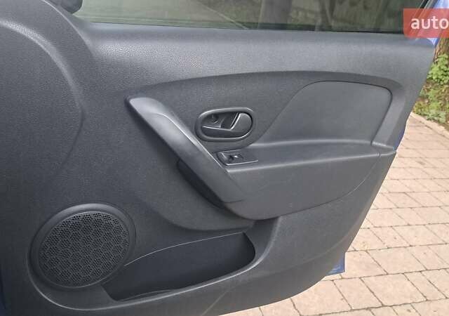 Синий Рено Логан, объемом двигателя 1.15 л и пробегом 151 тыс. км за 5300 $, фото 3 на Automoto.ua