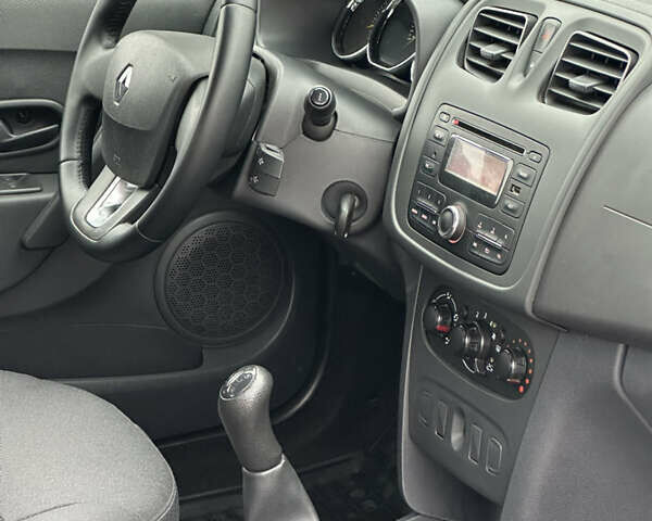 Синий Рено Логан, объемом двигателя 1.5 л и пробегом 171 тыс. км за 6700 $, фото 8 на Automoto.ua