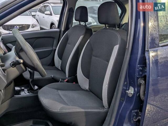 Синий Рено Логан, объемом двигателя 1.6 л и пробегом 131 тыс. км за 6490 $, фото 8 на Automoto.ua