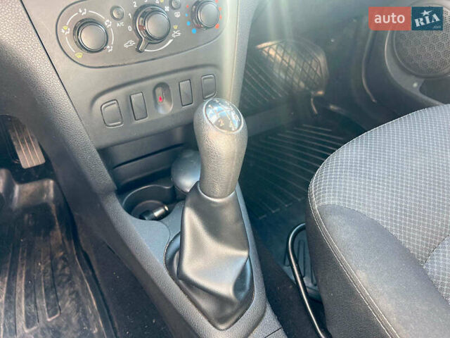 Синий Рено Логан, объемом двигателя 1.6 л и пробегом 132 тыс. км за 6230 $, фото 14 на Automoto.ua