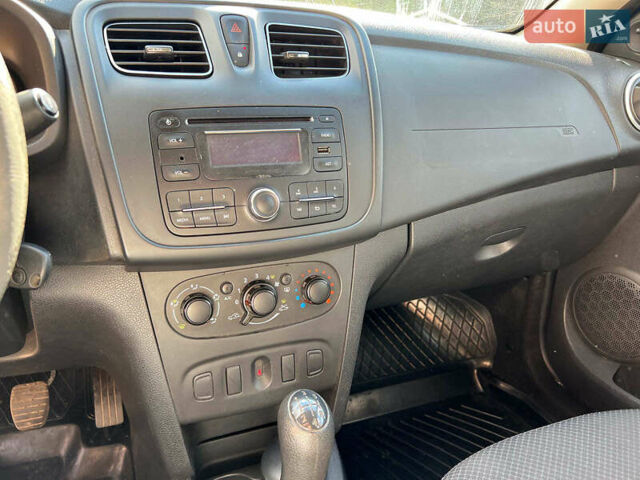 Синий Рено Логан, объемом двигателя 1.6 л и пробегом 132 тыс. км за 6230 $, фото 13 на Automoto.ua