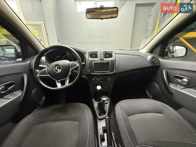 Синій Рено Логан, об'ємом двигуна 1.46 л та пробігом 358 тис. км за 8200 $, фото 10 на Automoto.ua