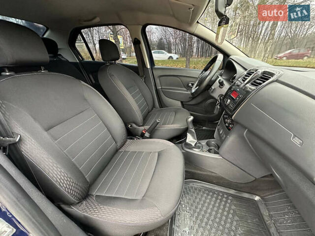 Синий Рено Логан, объемом двигателя 1 л и пробегом 98 тыс. км за 6100 $, фото 4 на Automoto.ua