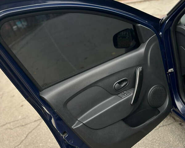 Синій Рено Логан, об'ємом двигуна 1 л та пробігом 98 тис. км за 6200 $, фото 17 на Automoto.ua