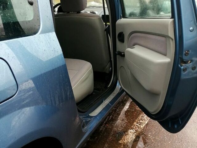 Синий Рено Логан, объемом двигателя 1.6 л и пробегом 195 тыс. км за 2900 $, фото 6 на Automoto.ua