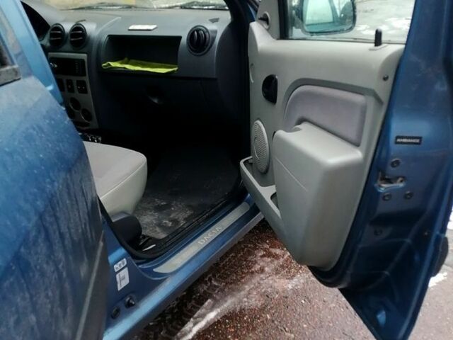 Синий Рено Логан, объемом двигателя 1.6 л и пробегом 195 тыс. км за 2900 $, фото 7 на Automoto.ua