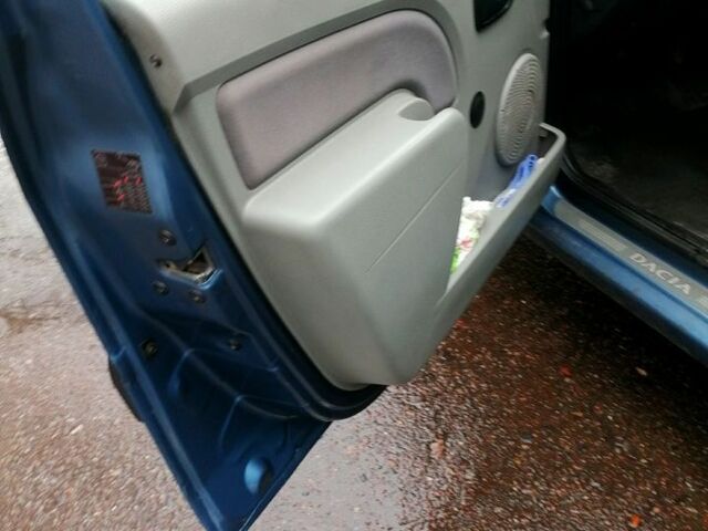 Синий Рено Логан, объемом двигателя 1.6 л и пробегом 195 тыс. км за 2900 $, фото 3 на Automoto.ua