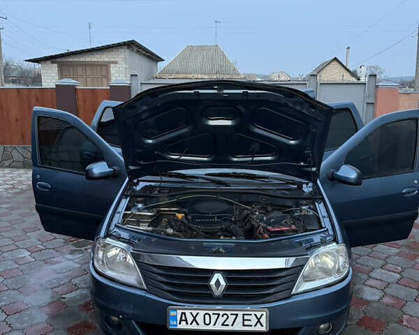 Синій Рено Логан, об'ємом двигуна 1.6 л та пробігом 245 тис. км за 4300 $, фото 1 на Automoto.ua