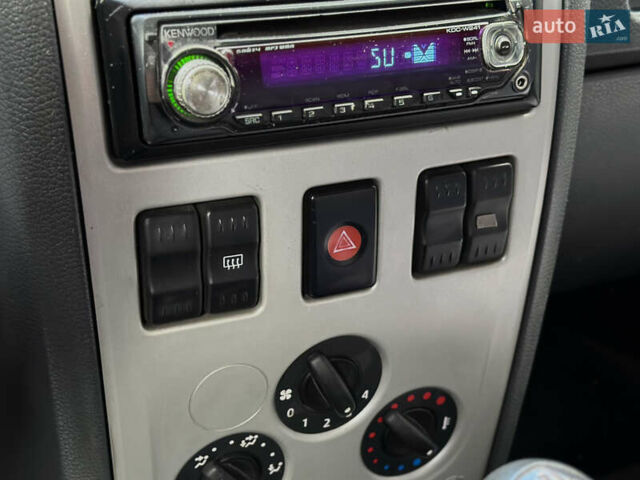 Синій Рено Логан, об'ємом двигуна 1.46 л та пробігом 266 тис. км за 5700 $, фото 28 на Automoto.ua