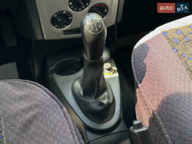 Синій Рено Логан, об'ємом двигуна 1.46 л та пробігом 266 тис. км за 5700 $, фото 30 на Automoto.ua