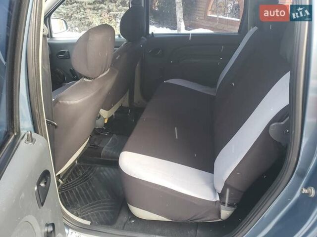 Синій Рено Логан, об'ємом двигуна 1.6 л та пробігом 298 тис. км за 4600 $, фото 23 на Automoto.ua