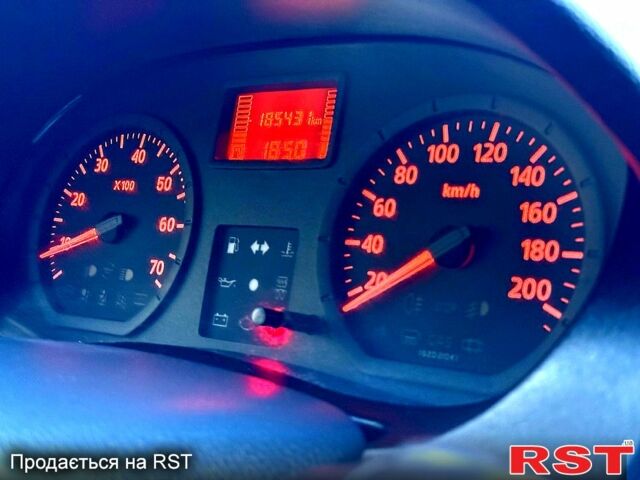Синий Рено Логан, объемом двигателя 1.6 л и пробегом 185 тыс. км за 5999 $, фото 6 на Automoto.ua