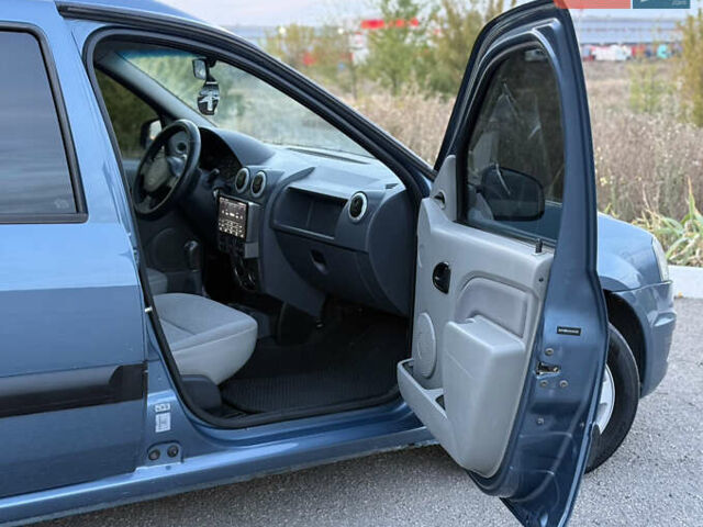 Синій Рено Логан, об'ємом двигуна 1.6 л та пробігом 185 тис. км за 5999 $, фото 22 на Automoto.ua