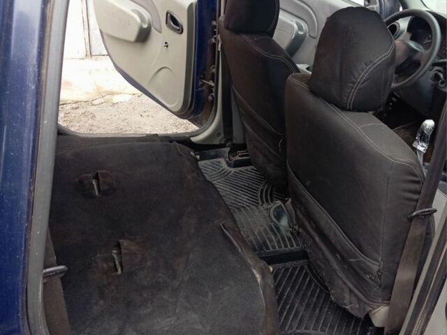 Синій Рено Логан, об'ємом двигуна 1.6 л та пробігом 362 тис. км за 2800 $, фото 10 на Automoto.ua