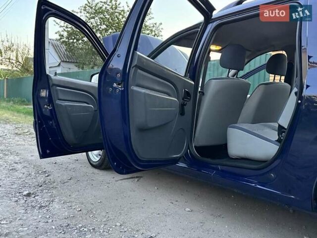 Синій Рено Логан, об'ємом двигуна 1.6 л та пробігом 42 тис. км за 6700 $, фото 13 на Automoto.ua