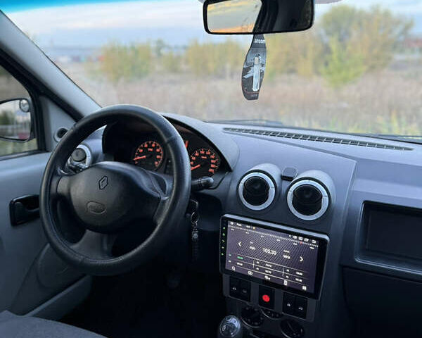 Синій Рено Логан, об'ємом двигуна 1.6 л та пробігом 185 тис. км за 5999 $, фото 15 на Automoto.ua