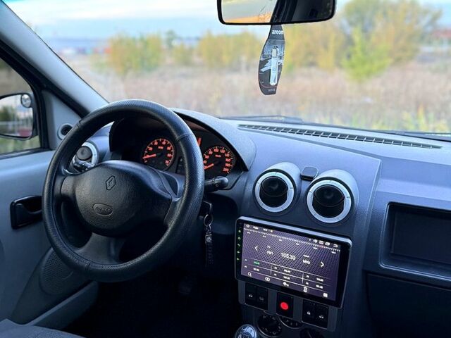 Синий Рено Логан, объемом двигателя 1.6 л и пробегом 185 тыс. км за 5999 $, фото 5 на Automoto.ua