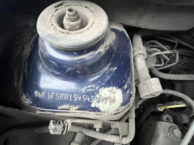 Синій Рено Логан, об'ємом двигуна 1.6 л та пробігом 362 тис. км за 2800 $, фото 7 на Automoto.ua