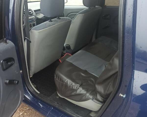 Синій Рено Логан, об'ємом двигуна 1.6 л та пробігом 250 тис. км за 4600 $, фото 4 на Automoto.ua