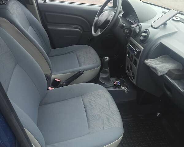 Синій Рено Логан, об'ємом двигуна 1.6 л та пробігом 250 тис. км за 4600 $, фото 2 на Automoto.ua