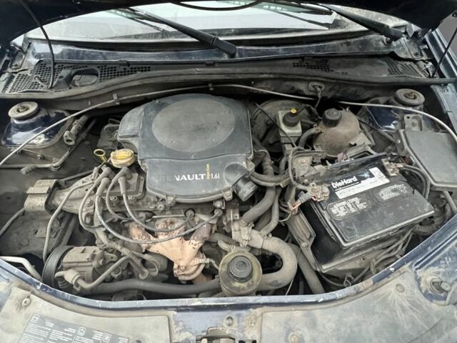 Синій Рено Логан, об'ємом двигуна 1.6 л та пробігом 362 тис. км за 2800 $, фото 14 на Automoto.ua