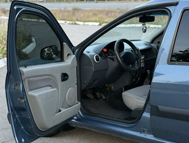 Синій Рено Логан, об'ємом двигуна 1.6 л та пробігом 185 тис. км за 5999 $, фото 14 на Automoto.ua