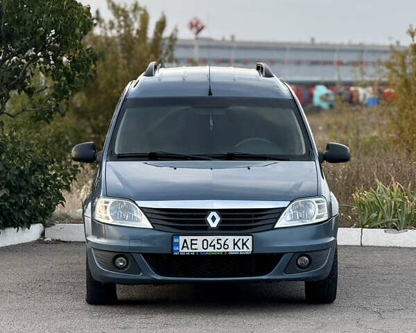 Синій Рено Логан, об'ємом двигуна 1.6 л та пробігом 185 тис. км за 5999 $, фото 3 на Automoto.ua