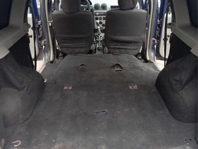 Синій Рено Логан, об'ємом двигуна 1.6 л та пробігом 362 тис. км за 2800 $, фото 8 на Automoto.ua