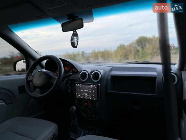 Синій Рено Логан, об'ємом двигуна 1.6 л та пробігом 185 тис. км за 5999 $, фото 18 на Automoto.ua