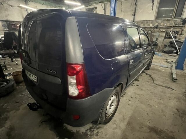 Синій Рено Логан, об'ємом двигуна 1.6 л та пробігом 362 тис. км за 2800 $, фото 4 на Automoto.ua