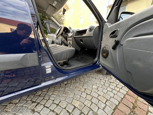 Синий Рено Логан, объемом двигателя 0 л и пробегом 240 тыс. км за 4550 $, фото 8 на Automoto.ua
