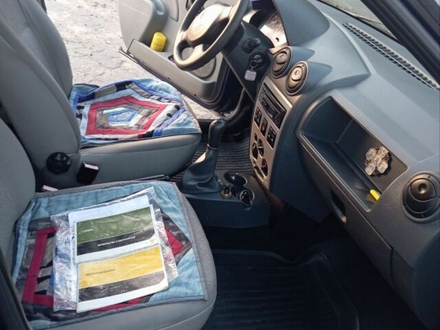 Синий Рено Логан, объемом двигателя 1 л и пробегом 257 тыс. км за 5650 $, фото 2 на Automoto.ua