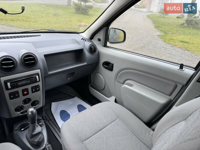 Синий Рено Логан, объемом двигателя 1.6 л и пробегом 110 тыс. км за 6700 $, фото 19 на Automoto.ua