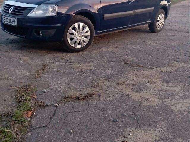 Синий Рено Логан, объемом двигателя 1 л и пробегом 257 тыс. км за 5650 $, фото 4 на Automoto.ua