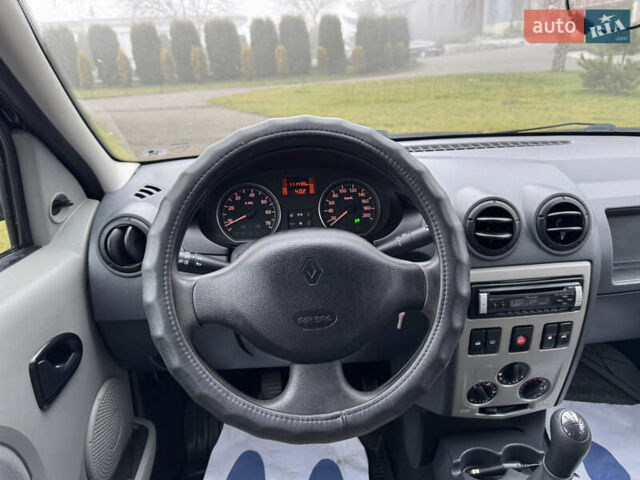 Синий Рено Логан, объемом двигателя 1.6 л и пробегом 110 тыс. км за 6700 $, фото 22 на Automoto.ua