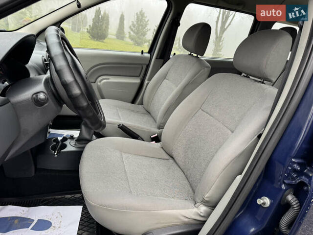 Синий Рено Логан, объемом двигателя 1.6 л и пробегом 110 тыс. км за 6700 $, фото 16 на Automoto.ua