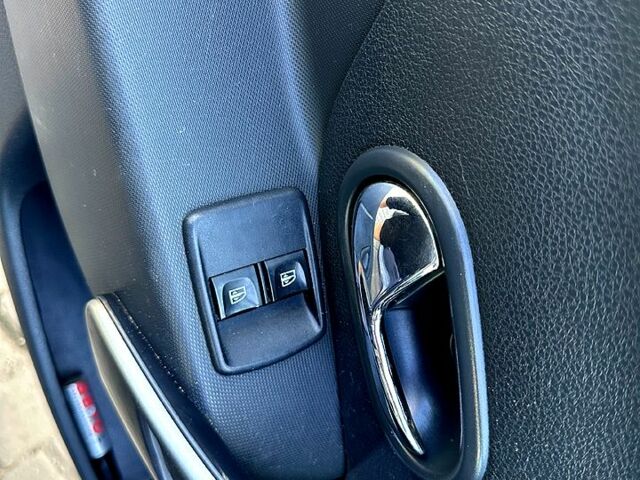 Синий Рено Логан, объемом двигателя 1.6 л и пробегом 0 тыс. км за 6800 $, фото 8 на Automoto.ua