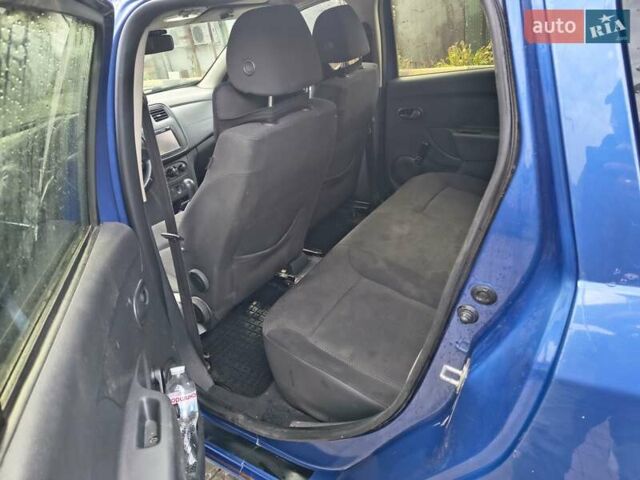 Рено Логан 2015 в Львове на Automoto.ua Синий Рено Логан, объемом двигателя 1.46 л и пробегом 290 тыс. км за 5299 $, фото 11 на Automoto.ua
