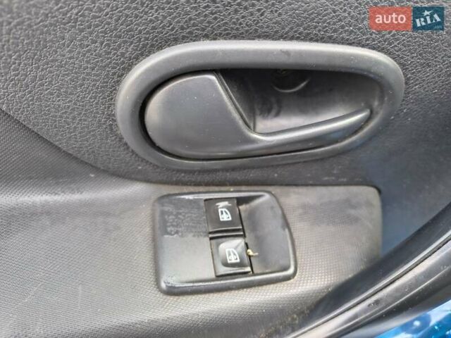 Рено Логан 2015 в Львове на Automoto.ua Синий Рено Логан, объемом двигателя 1.46 л и пробегом 290 тыс. км за 5299 $, фото 4 на Automoto.ua