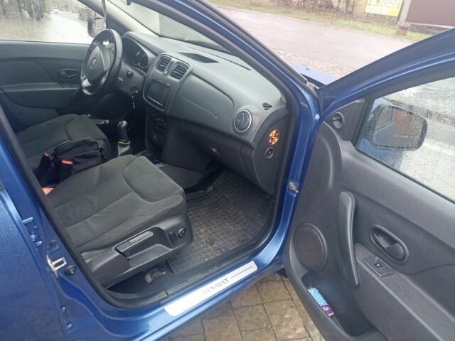 Синий Рено Логан, объемом двигателя 1.5 л и пробегом 289 тыс. км за 6350 $, фото 4 на Automoto.ua