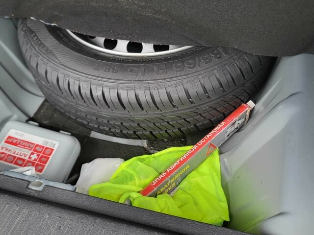 Синий Рено Логан, объемом двигателя 1.5 л и пробегом 43 тыс. км за 12000 $, фото 10 на Automoto.ua